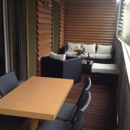 Three Of 1076 Sq. Ft. Eiffel Tower Appartement *