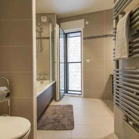 Three Of 1076 Sq. Ft. Eiffel Tower Appartement
