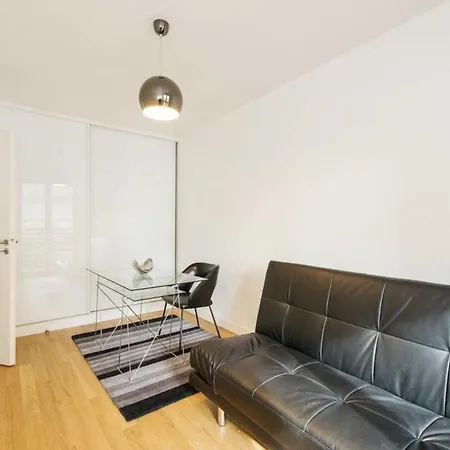 Three Of 1076 Sq. Ft. Eiffel Tower Appartement